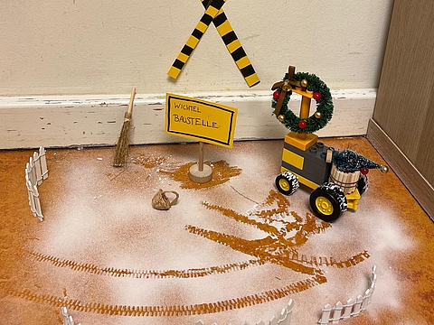 Im Fröbel-Kindergarten An der Raa bringt ein Wichtel täglich neue Briefe, Aufgaben und zauberhafte Ideen.